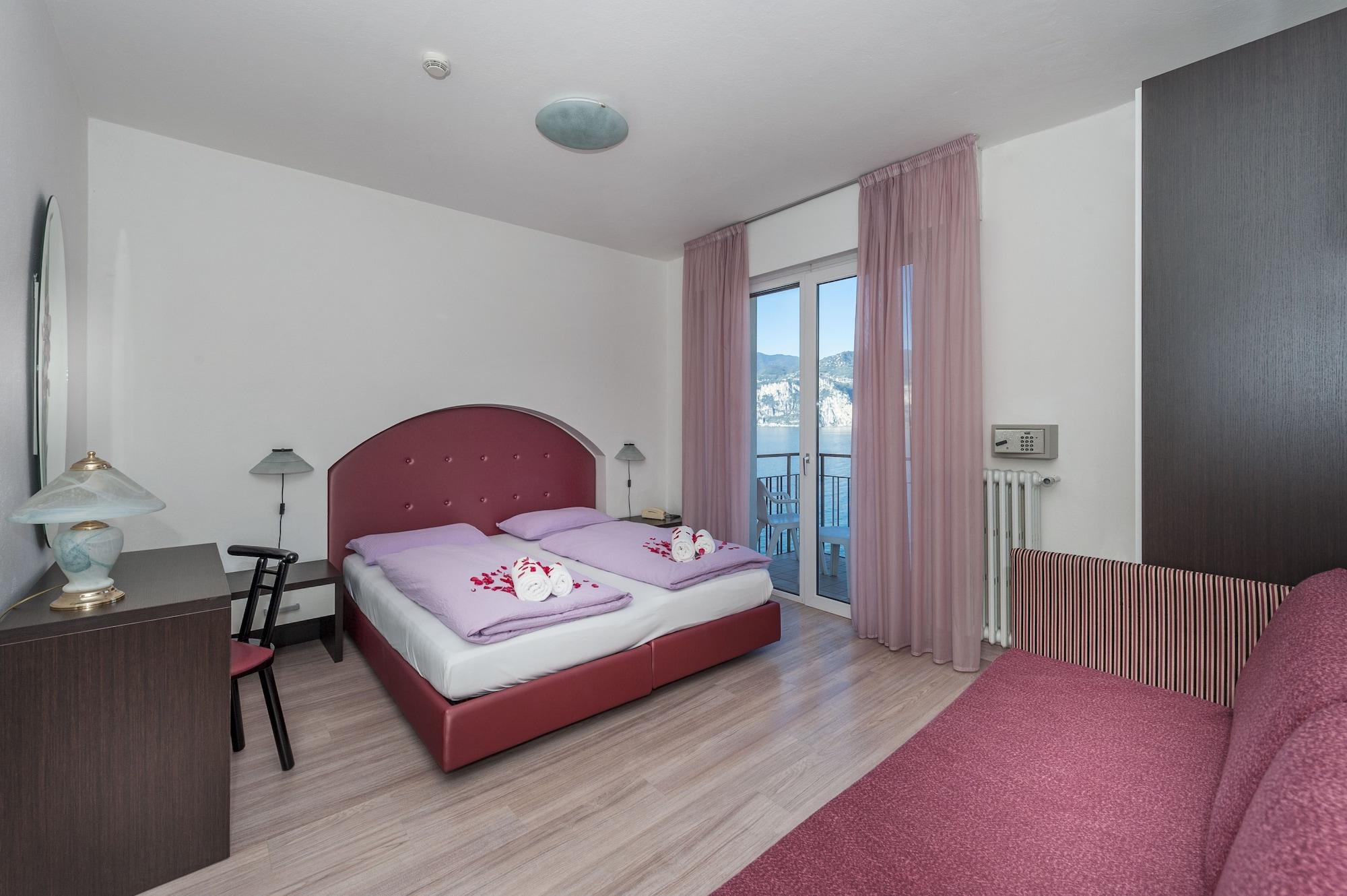 Hotel Carmen 3*