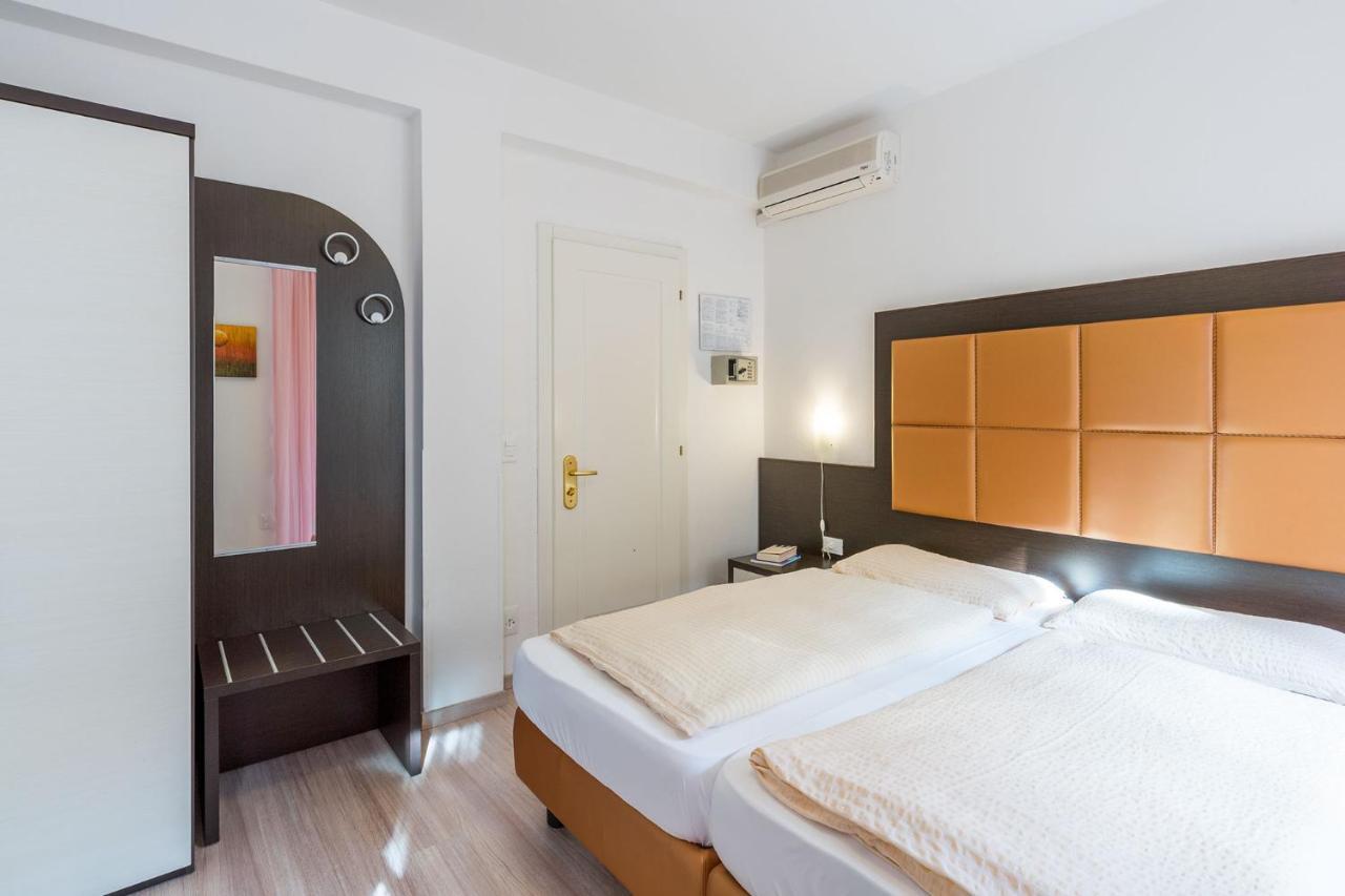 Hotel Carmen 3*