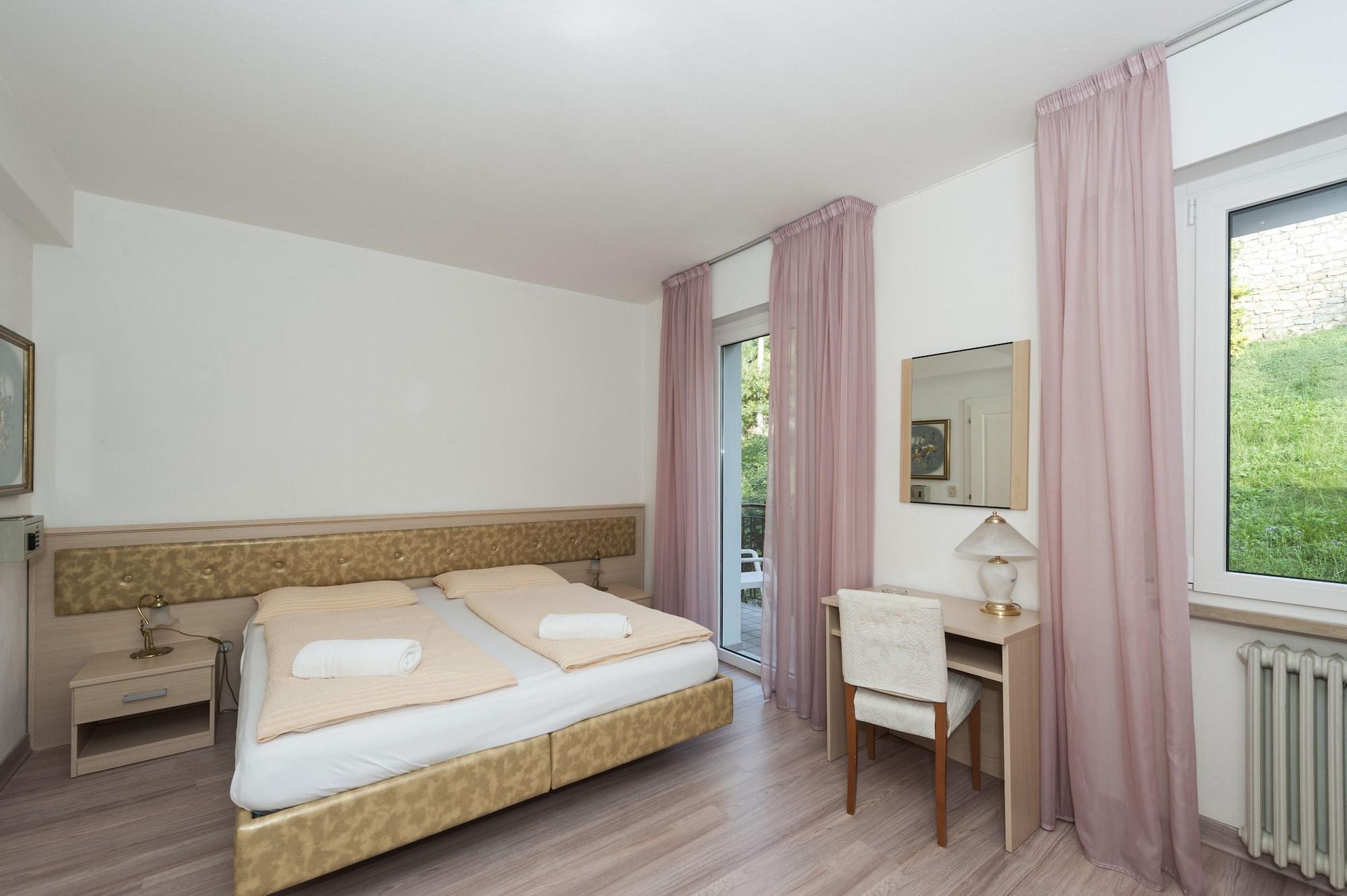 Hotel Carmen 3*